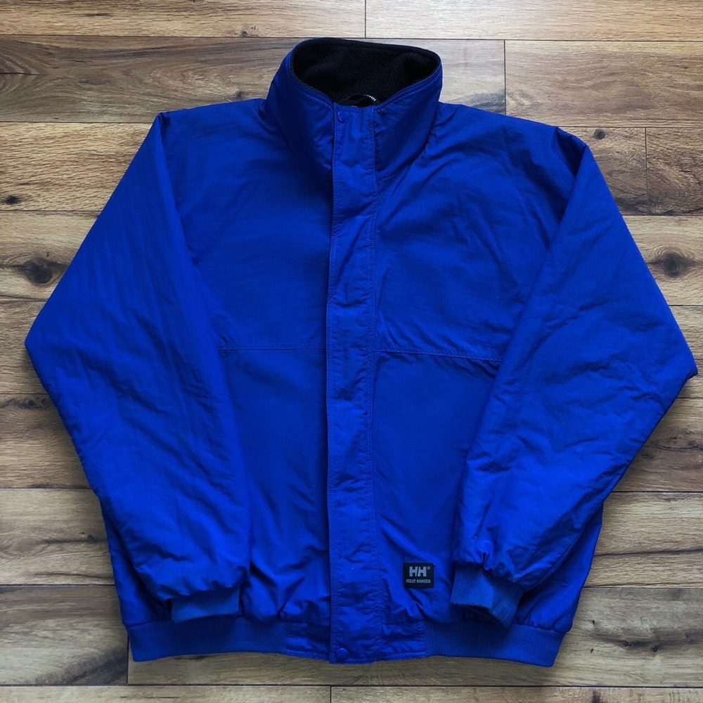 🏁 Blue bomber jacket

#blue
#coat
#windbreaker
#jacket
#hellyhansen